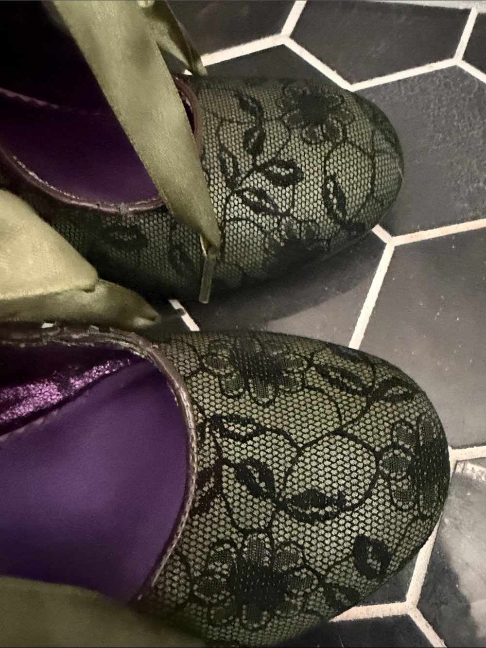 Poetic Licence Sweet Ending Green Lace Ribbon Heels Size 38 ½ EU / 8 US - Picture 8 of 11